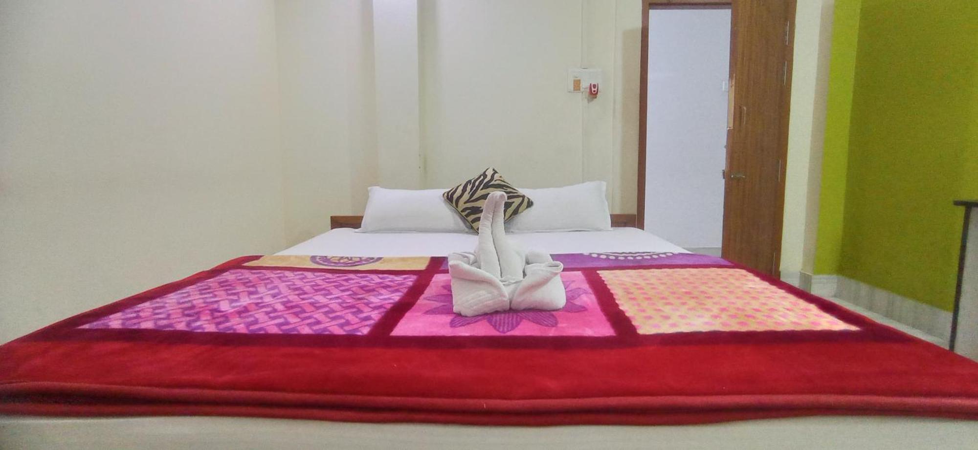 Hotel Kaziranga Holidays Экстерьер фото